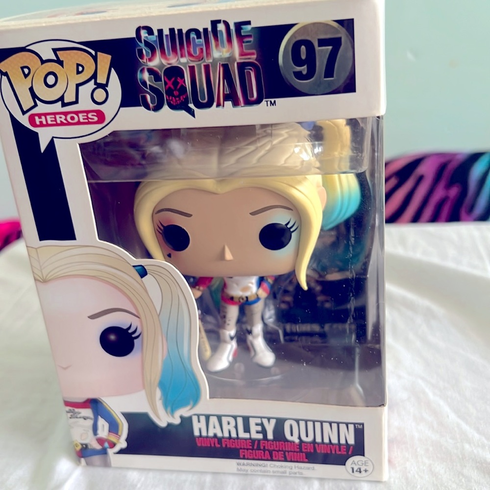 Pop ! Harley Quinn figure NIB